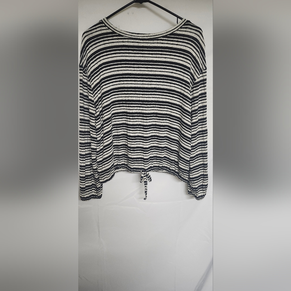 Mudd Black and White Striped Long Sleeve Top